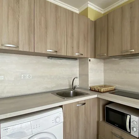 Admiral Plaza C 45 One Bedroom * サニービーチ