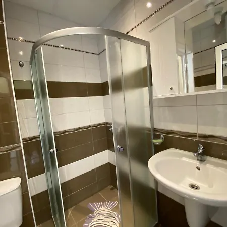 Admiral Plaza C 45 One Bedroom * サニービーチ
