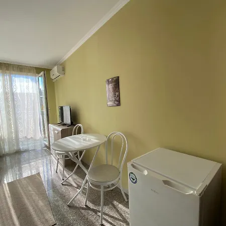 アパート Admiral Plaza C 45 One Bedroom *