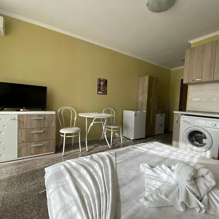 アパート Admiral Plaza C 45 One Bedroom *