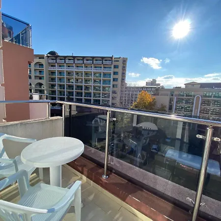 アパート Admiral Plaza C 45 One Bedroom サニービーチ