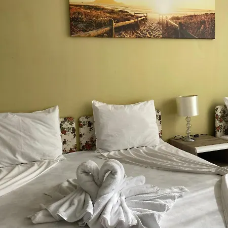 アパート Admiral Plaza C 45 One Bedroom サニービーチ