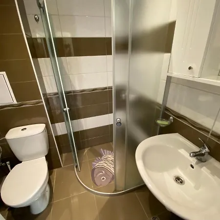 Admiral Plaza C 45 One Bedroom アパート
